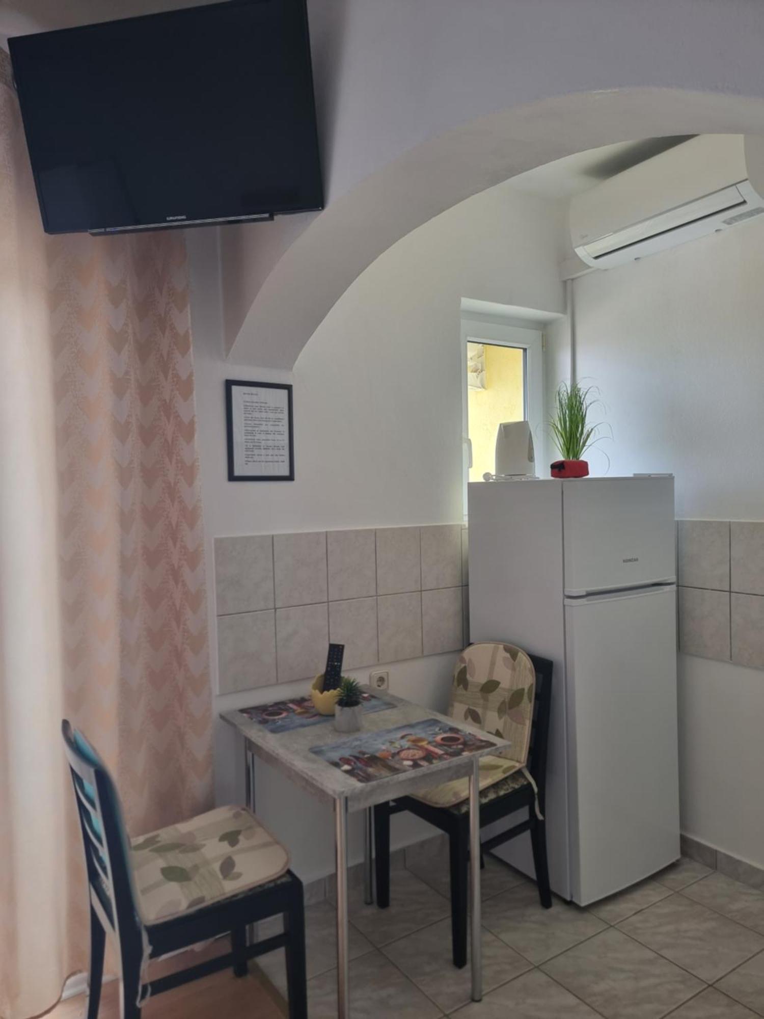 Apartmani Alen Dinjiska Bagian luar foto