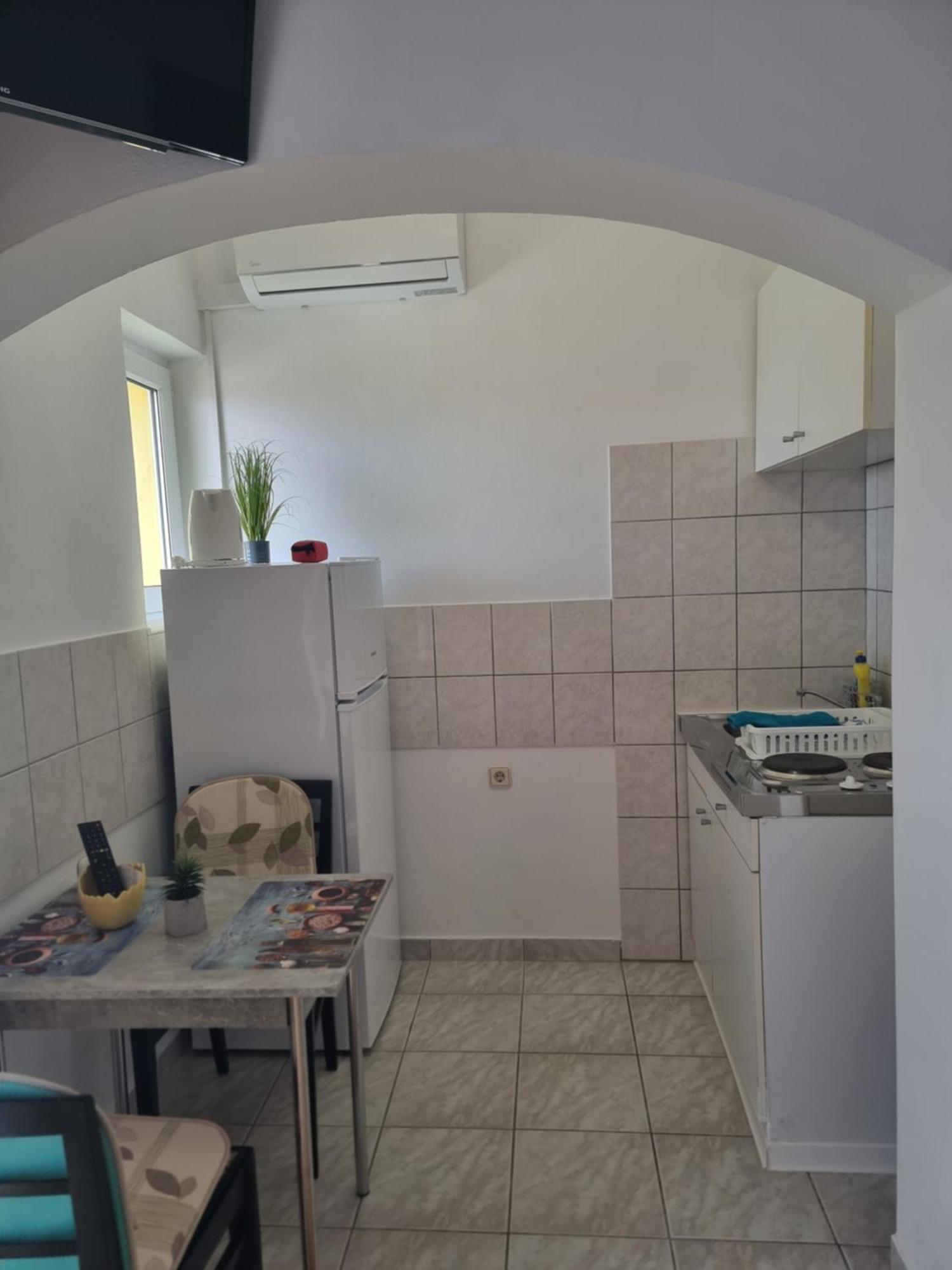 Apartmani Alen Dinjiska Bagian luar foto