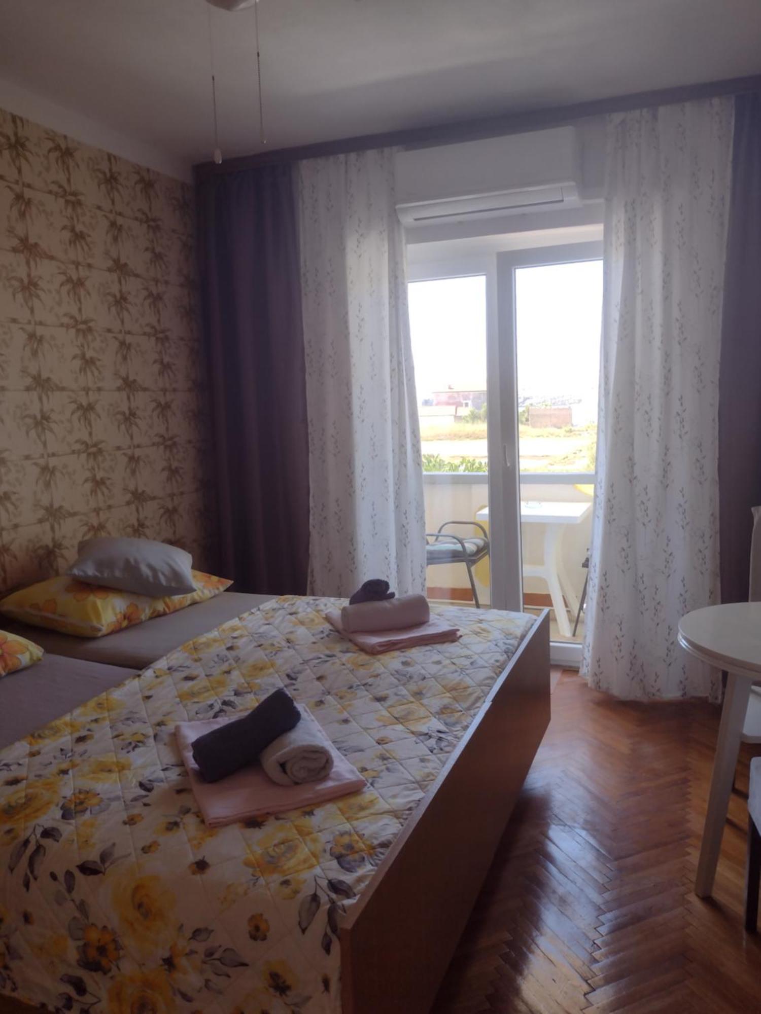 Apartmani Alen Dinjiska Bagian luar foto